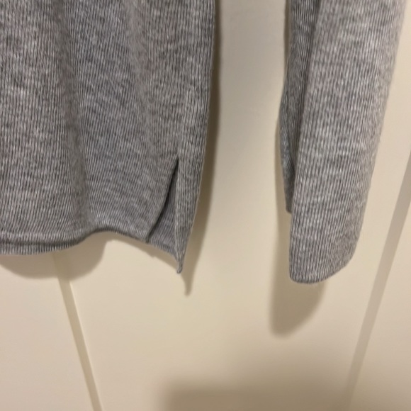Talbots light gray sweater - Picture 4 of 5